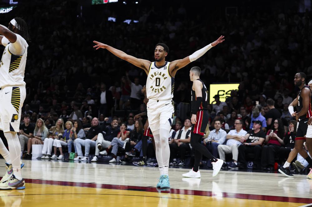 让他们在比 让他们在比